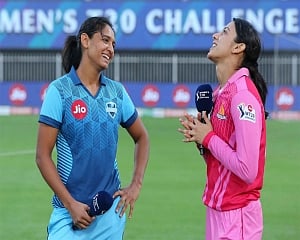 Women's T20 Challenge final: Supernovas win toss and bowl
