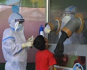 World struggles as confirmed COVID-19 cases pass 40 million