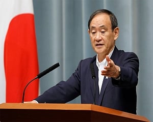 Yoshihide Suga wins party vote for Japan prime minister