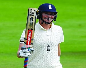 Zak crawls to maiden hundred