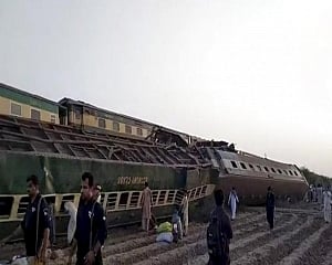 2 passenger trains collide in Pakistan; 36 killed, scores injured