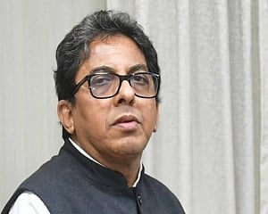 3 held in connection with death threat to ex-Bengal chief secretary Alapan Bandyopadhyay: Police