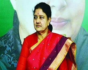 A lull before Sasikala storm in TN?