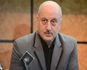 Anupam Kher and 'The Kashmir File' unit have a New Year's Eve bash at work