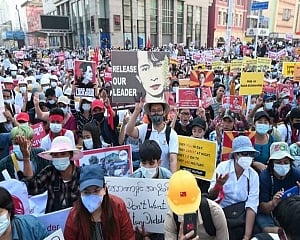 ASEAN leaders demand Myanmar coup leaders end killings