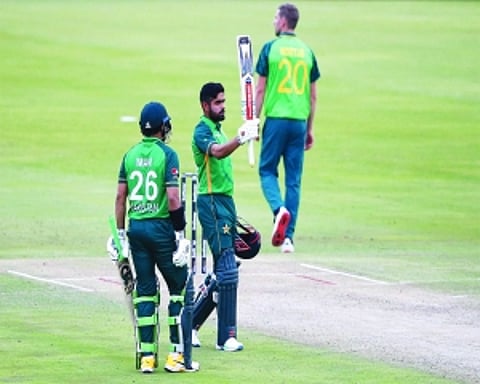 Babar ton trumps van der Dussen’s