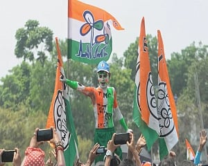 TMC roller-coasts to record victory in previously BJP-held Dinhata, retains Khardah