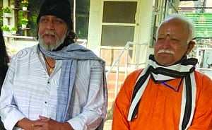 Bhagwat meets Mithun, actor scotches rumour of 2nd political innings