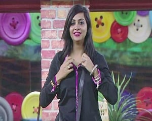 Bigg Boss 14: Why are Arshi and Rakhi desperate to win Abhinav's love?