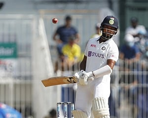 Blow on right hand while batting keeps Pujara away from fielding in England's innings