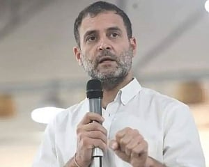 Build bridges, not walls: Rahul to Centre
