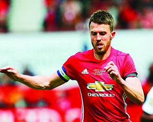 Carrick thrust into limelight at Man U