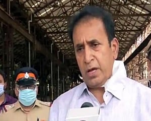 Corruption probe: Commission imposes Rs 50,000 cost on Anil Deshmukh for seeking adjournment