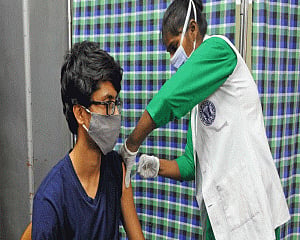 Daily COVID-19 vaccinations cross 1 cr mark for second time in 5 days
