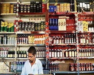 Delhi govt allows home delivery of liquor