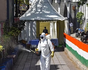 Delhi reports 442 fresh COVID-19 cases; positivity rate dips to 0.55%