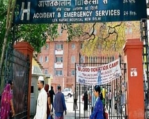 Delhi's LNJP hospital, left with just 2 hrs of oxygen supply, receives refill