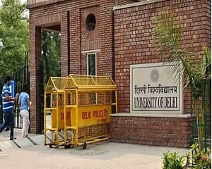 DU defers decision to resume physical classes for science students from Aug 16