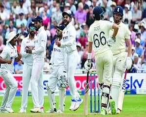 England all out for 183 on Day 1