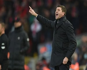 EPL managers meeting over COVID concerns as games postponed