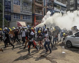 Escalating violence ups pressure for Myanmar sanctions