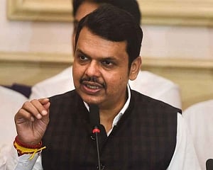 Fadnavis alleges corruption in COVID-19 management in Maha