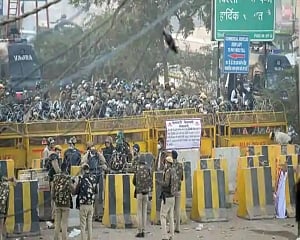 Farmers' Chakka jam: Delhi Police tightens security at border points near protest sites