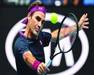 Federer books pre-quarterfinal berth, to take on Berrettini
