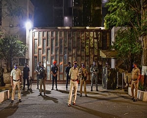 FIR registered after vehicle with explosives found near Mukesh Ambani's house