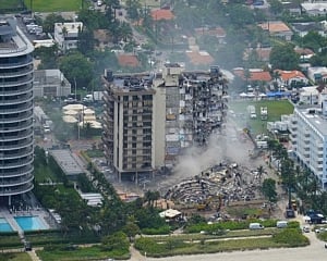 Four more bodies recovered from Florida condo collapse site