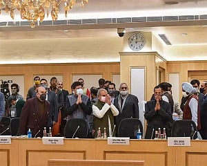 Govt-farmer meeting ends; Next round on Jan 19