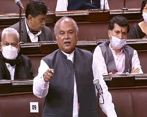 Govt's offer to amend farm laws doesn't mean shortcomings in legislations: Tomar