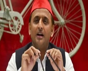 Health services crippled in UP: Akhilesh Yadav