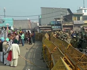 Heavy security cover at Delhi borders