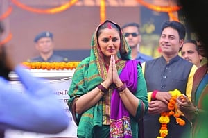 Huma adorns a new look in Maharani