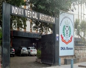 IMA urges govt to announce 'additional' Covid vaccine doses for healthcare, frontline workers