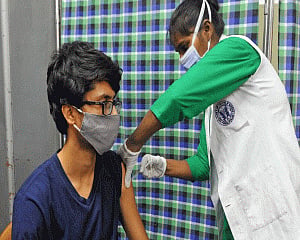India crosses 75 crore Covid vaccine doses: Health minister