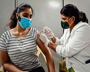 India overtakes US in total number of vaccines administered: Govt