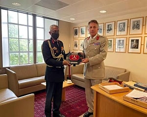 Indian Army chief Gen Naravane meets UK's Chief of Defence Staff Gen Sir Carter