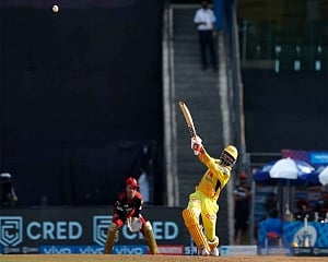Jadeja takes CSK to 191/4 against RCB