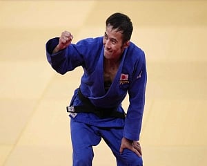 Judoka Takato claims Japan''s 1st Tokyo gold