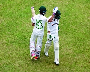 Liton, Mahmudullah rescue Bangladesh