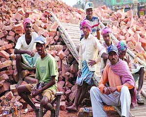 Machines put labourers at risk