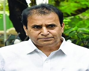 Maha HM asked Vaze for Rs 100 cr/m: Ex-CP