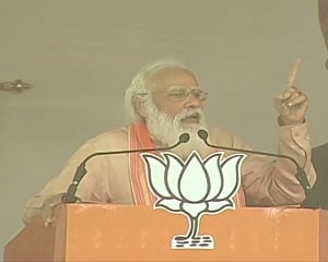 Mamata's appeasement politics behind infiltration: Modi