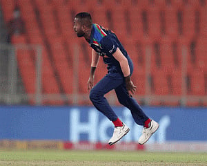 May be Hardik will start bowling from next week, have confidence in his abilities: Rohit