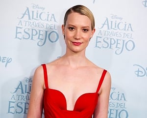 Mia Wasikowska, Radha Mitchell, Eric Bana to star in 'Blueback'
