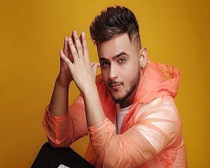 Millind Gaba's new song 'Peele peele' is a 'groovy track'