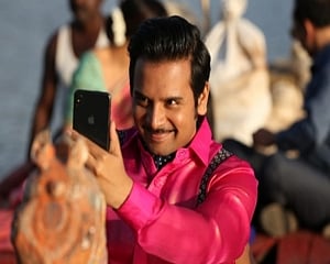 Namit Das makes singing debut with 'Aafat-e-Ishq'