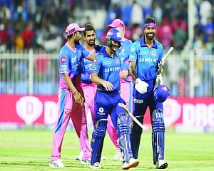 Neesham, Coulter-Nile blow away Royals